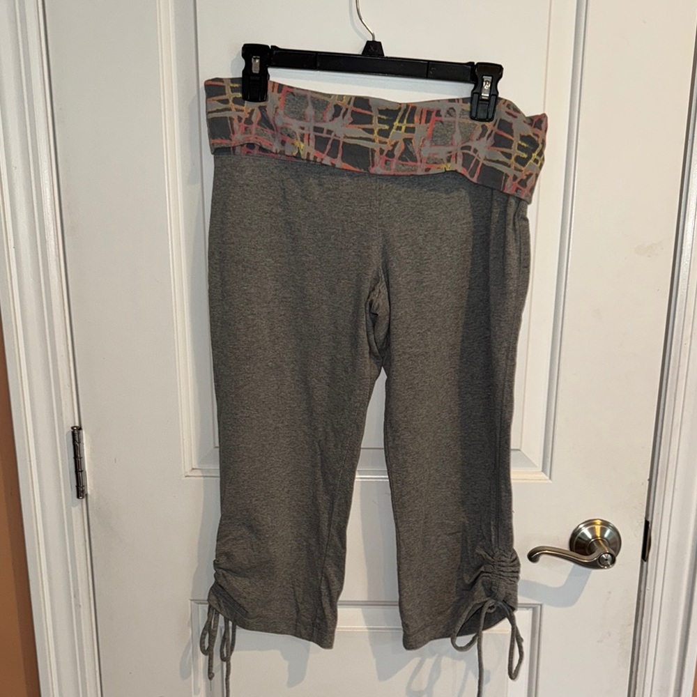 SO Clothing Joggers Yoga pants leggings Sz large patterned fold over